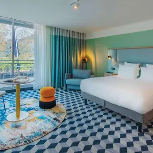 splendid-hotel-annecy.hotels-rhonealpes.com/